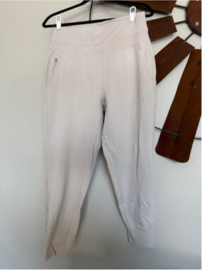 Athleta Brooklyn Jogger Size M Khaki Light Tan EUC